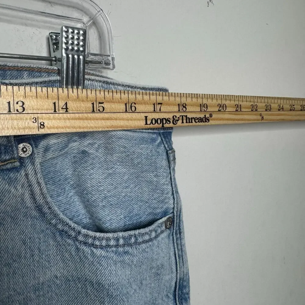 American Eagle Strigid Mom Jeans Women’s‎ Size 16 Short High Rise Light Wash